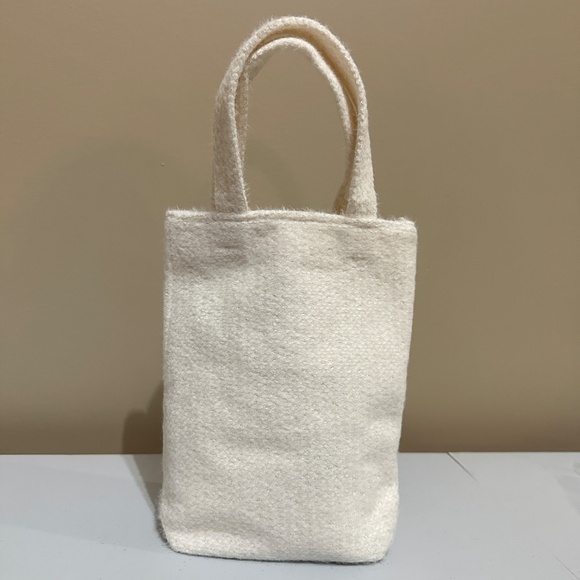 New CHANEL Beauty Cosmetic Bag VIP Gift - Picture 4 of 11